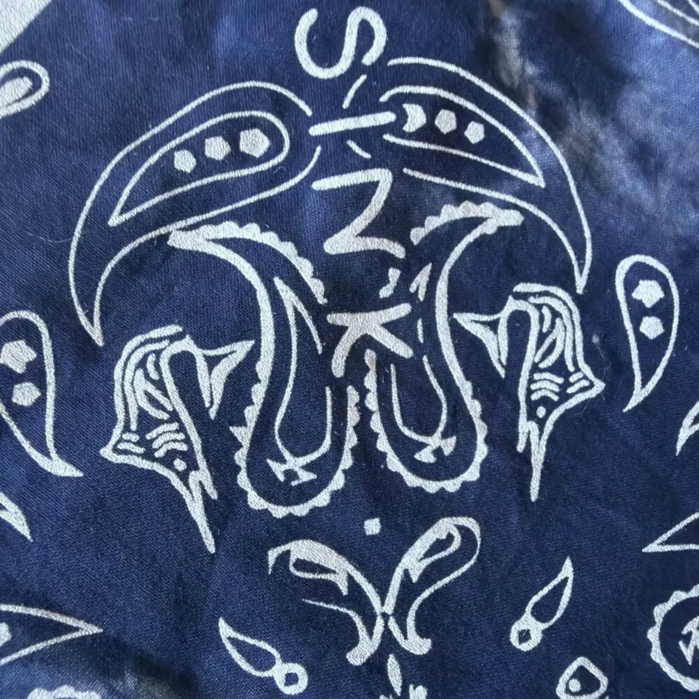 Salty Crew Fish Print Tippet Men’s Bandana Scarf Navy White Tie Die 22”x22” NWT